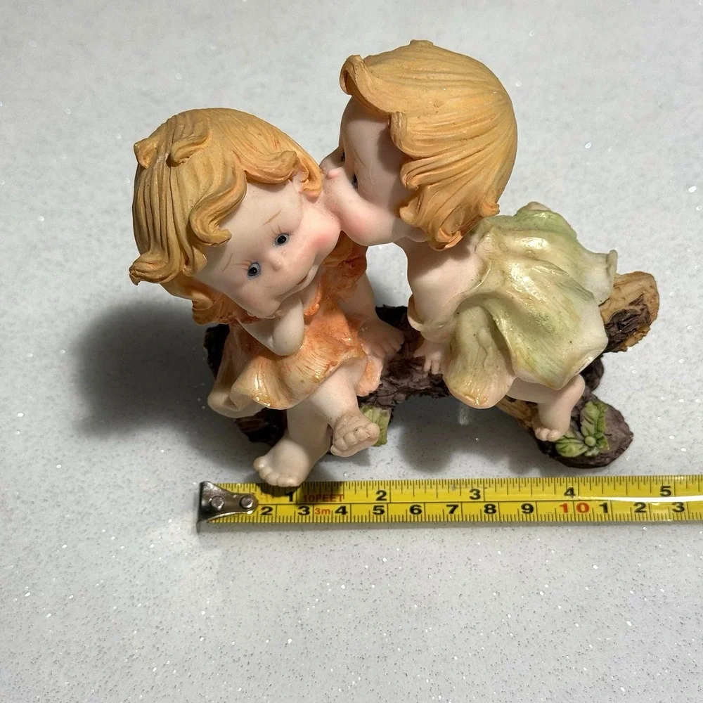 Vintage‎ Resin Figurine – Boy Kissing Girl on Log | 5